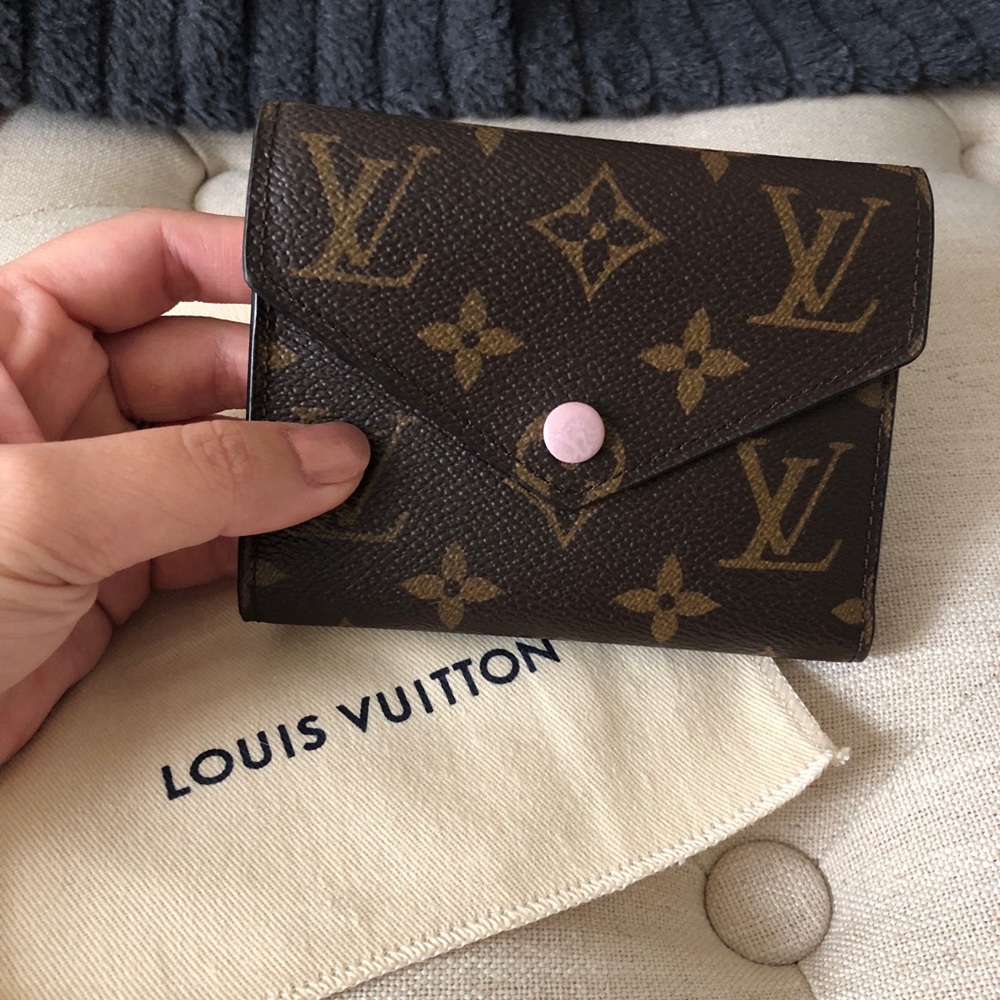 🚫SOLD🚫 Louis Vuitton Victorine Wallet